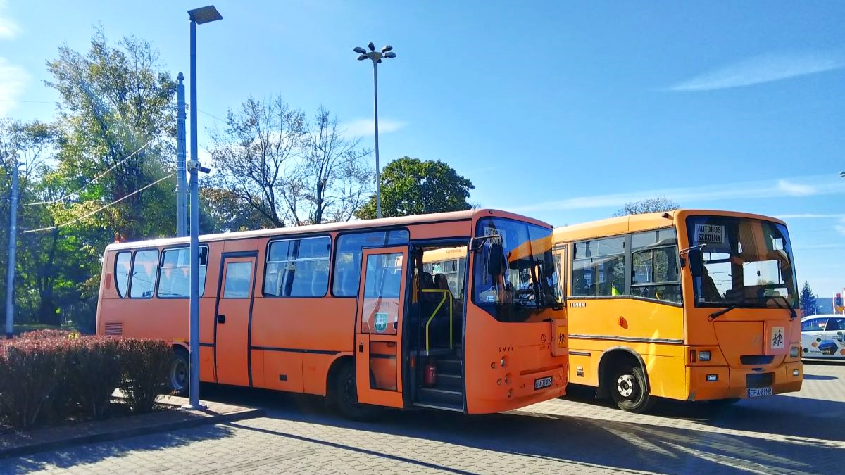 Autosanem i Jelczem niemalże na dawnym dworcu PKS Pabianice