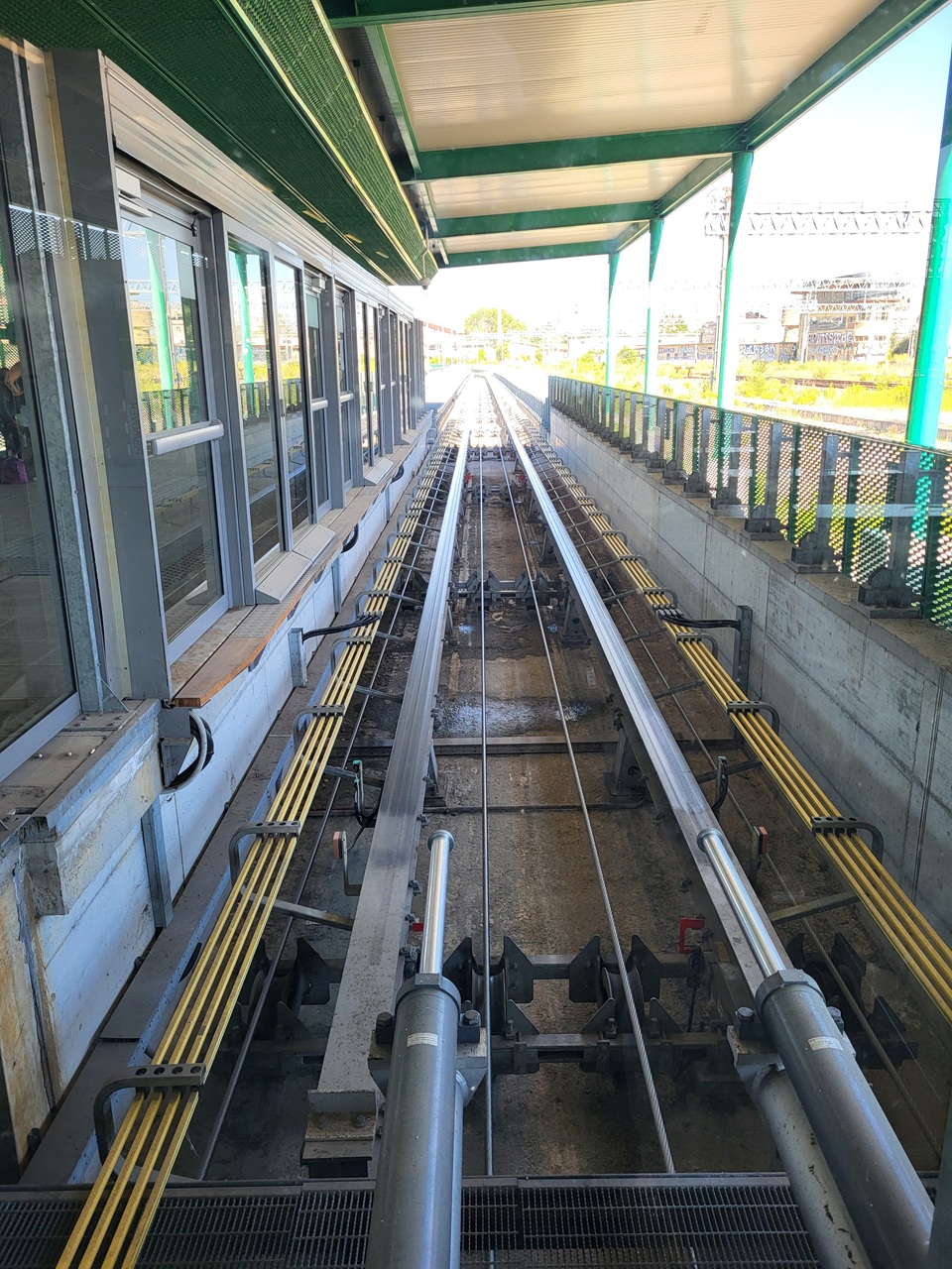 Pisa Mover (1)